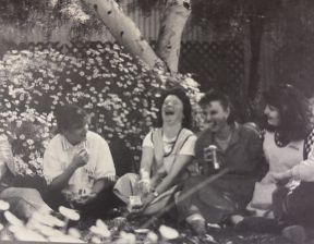 1993/94 Bedford employees on lunch break
